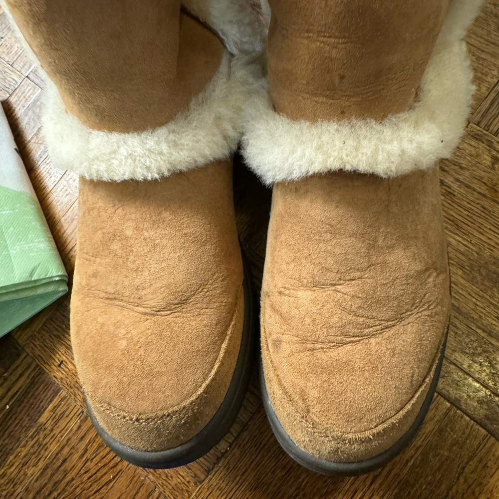 UGG Women's Sunburst Tall Boots US size 6. - Picture 4 of 11